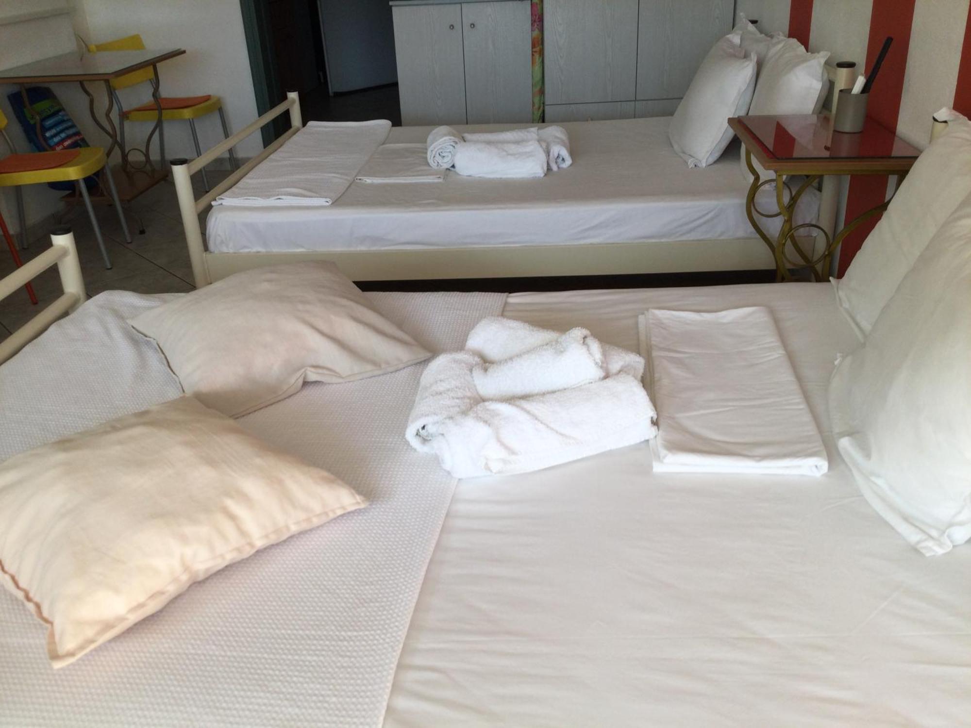 Maria'S Roomstudios Apartments Flats To Let Seaside Heart City Chantzara Spyropoulos อีกูเมนิทซา ภายนอก รูปภาพ