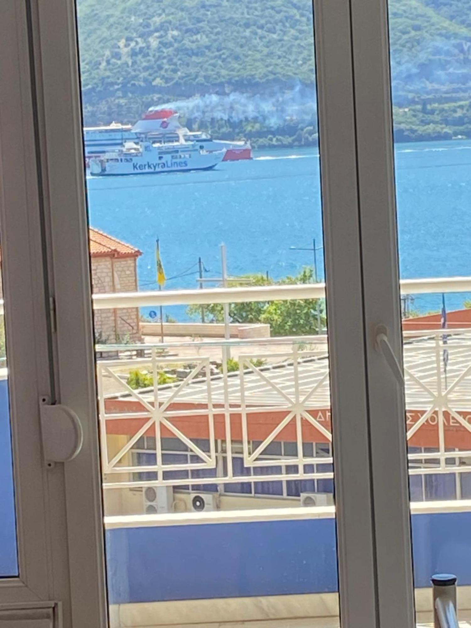 Maria'S Roomstudios Apartments Flats To Let Seaside Heart City Chantzara Spyropoulos อีกูเมนิทซา ภายนอก รูปภาพ