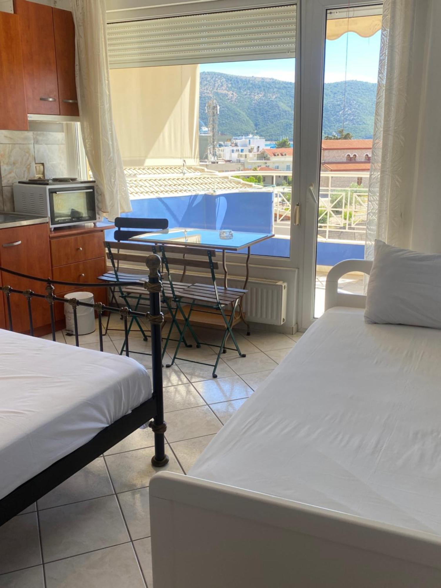 Maria'S Roomstudios Apartments Flats To Let Seaside Heart City Chantzara Spyropoulos อีกูเมนิทซา ภายนอก รูปภาพ